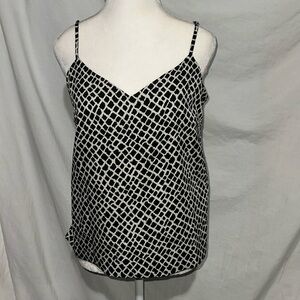 black & white Banana Republic giraffe print sleeveless blouse size small